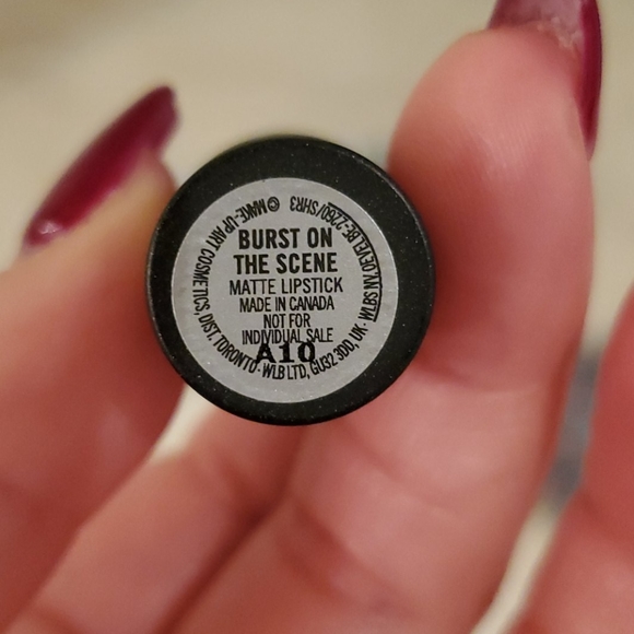 "Firework Like A Charm" M.A.C Mini Pouch/Lipstick - Picture 3 of 16